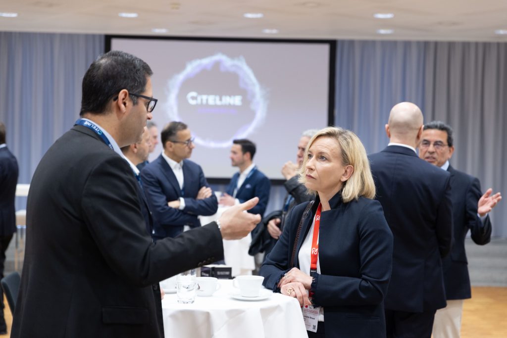 Delegates in conversation over coffee at the CEO breakfast of the Swiss Biotech Day 2024