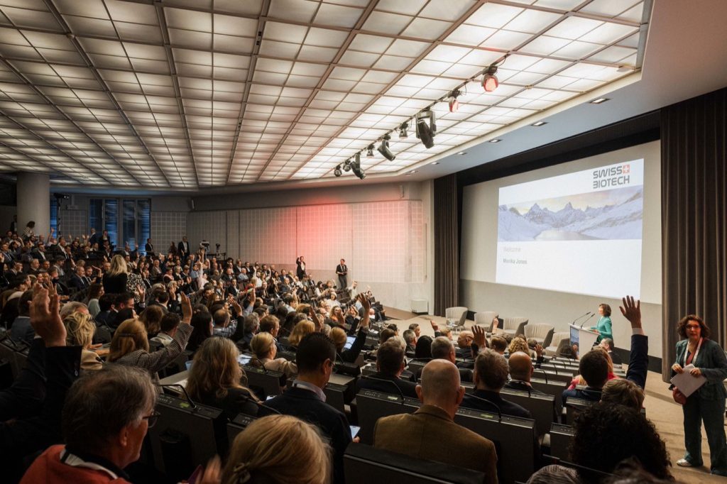 Audience in the plenary session